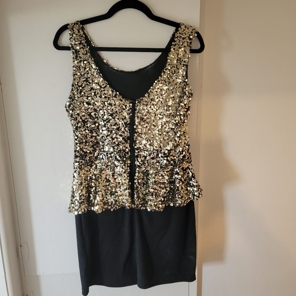 Gold and black sequin dress - Picture 2 of 4